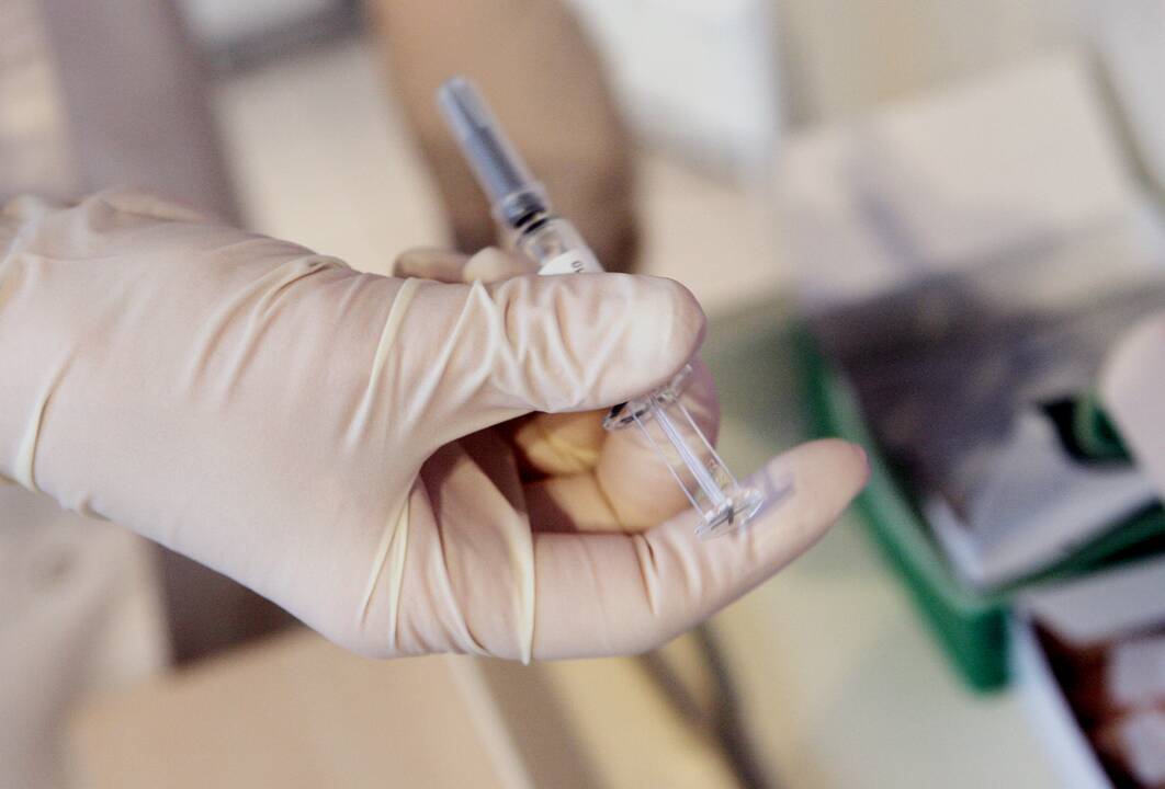 LSTC: skiepytis nuo COVID-19 sutiktų trečdalis Lietuvos gyventojų