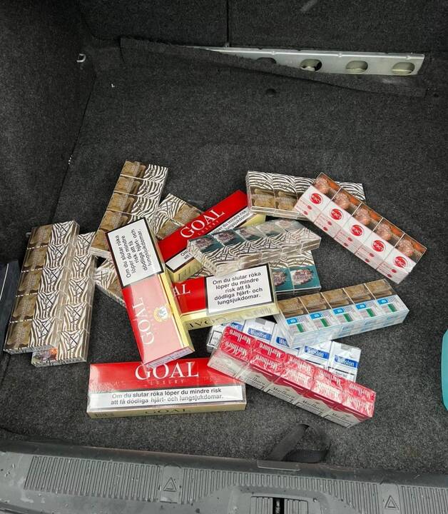 Klaipėdos apskrities pareigūnai nustatė asmenį, turėjusį 150 pakelių kontrabandinių cigarečių