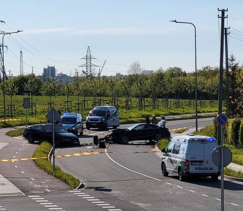 Klaipėdoje susidūrė du automobiliai, viena vairuotoja – neblaivi