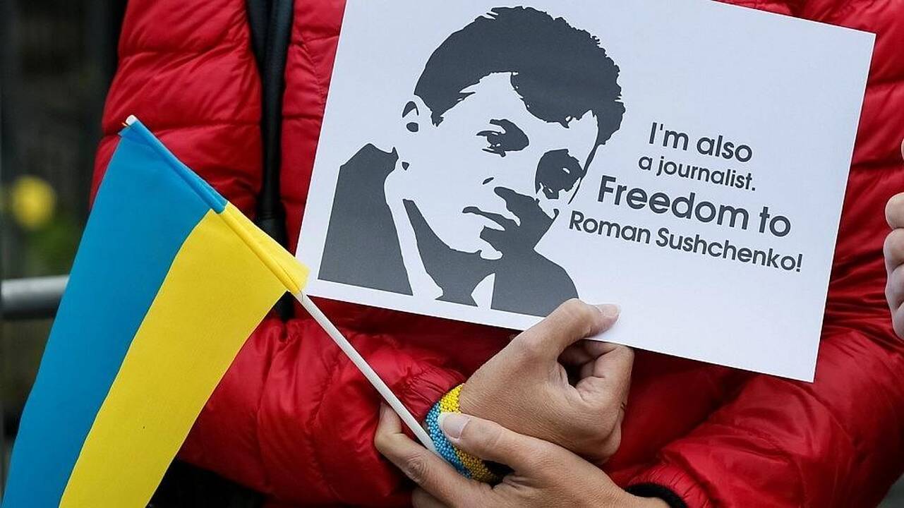 Reikalauja 14 metų kalėjimo šnipinėjimu kaltinamam Ukrainos žurnalistui