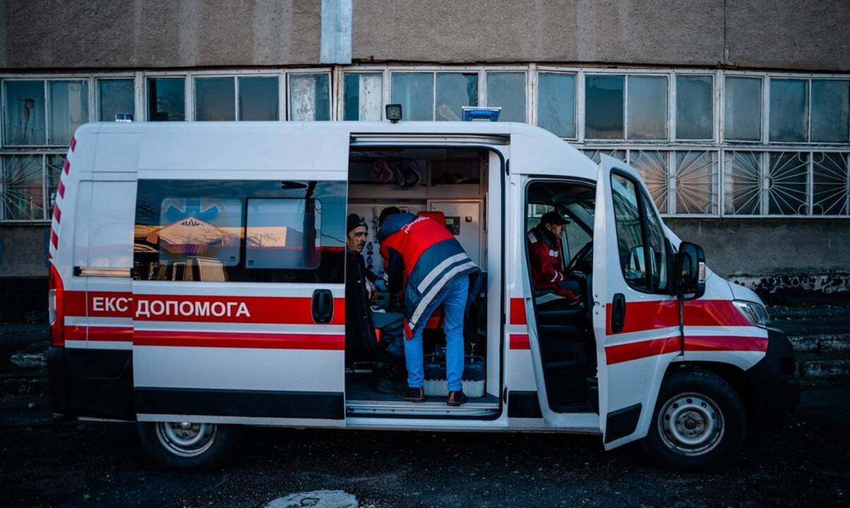 Rusams apšaudžius Chersoną sužeisti trys žmonės