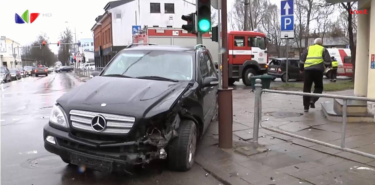Šiauliuose per avariją sužaloti trys žmonės