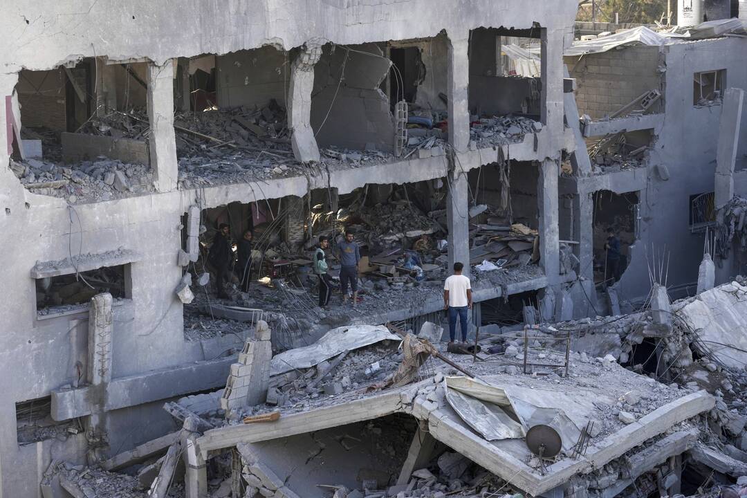 „Hamas“ kontroliuojamo Gazos Ruožo sveikatos apsaugos ministerija: aukų skaičius pasiekė 21 672