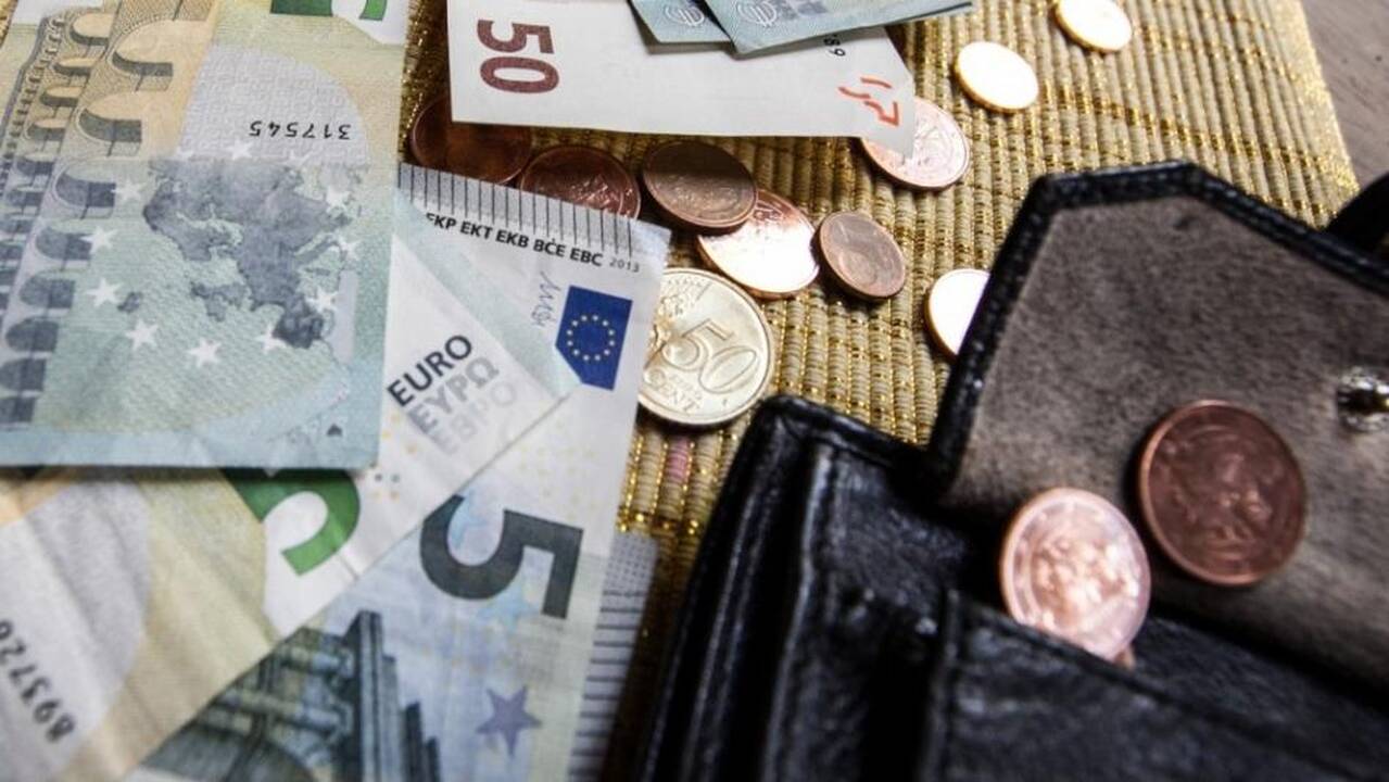 Skolinimosi rinkoje populiarėja tarpusavio skolinimasis