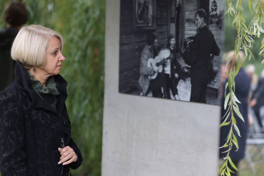 Atidaryta A. Sutkaus fotogalerija