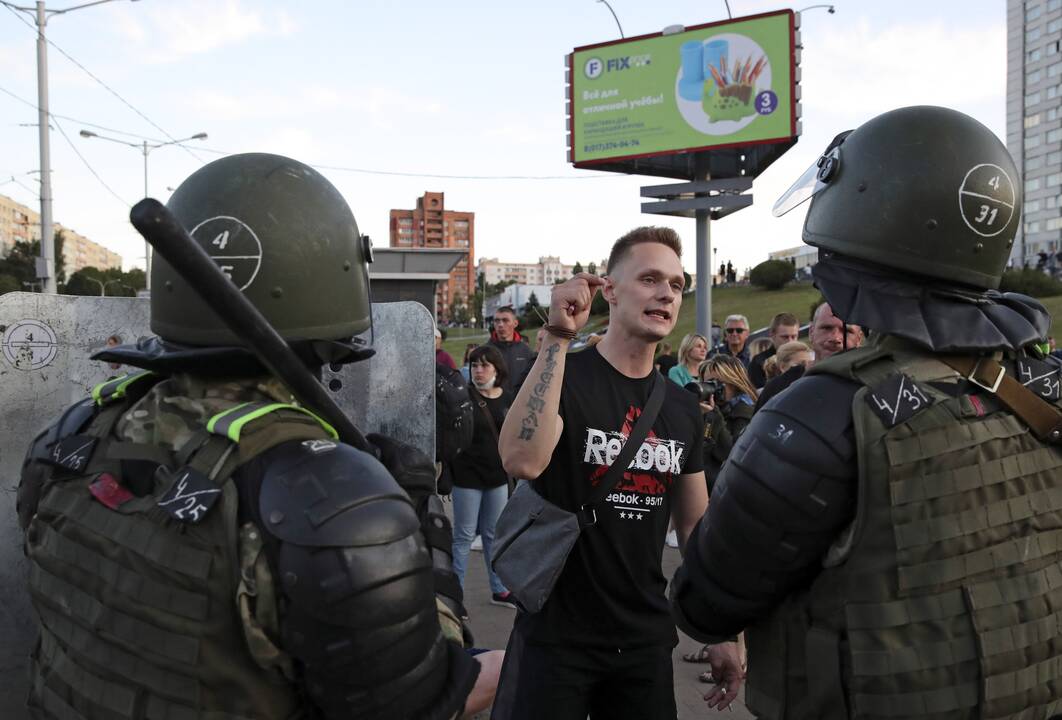 Minske atsinaujino milicijos ir opozicijos protestuotojų susirėmimai