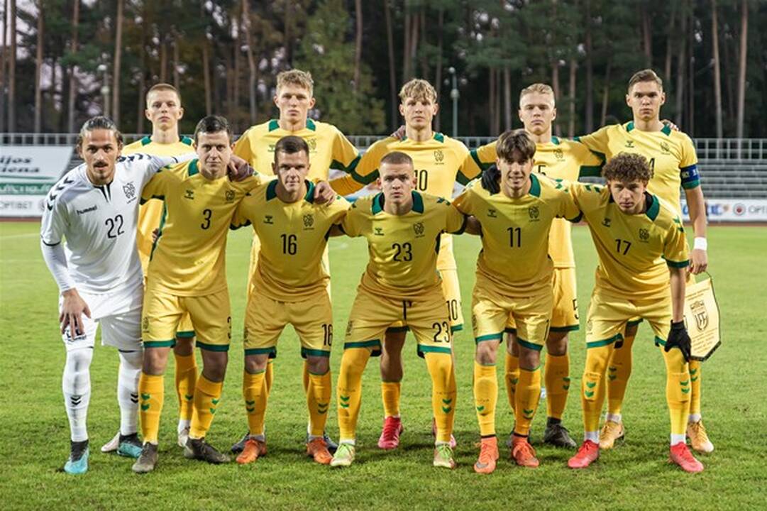 Septynių minučių atkarpa jauniesiems Lietuvos futbolininkams lėmė triuškinamą nesėkmę