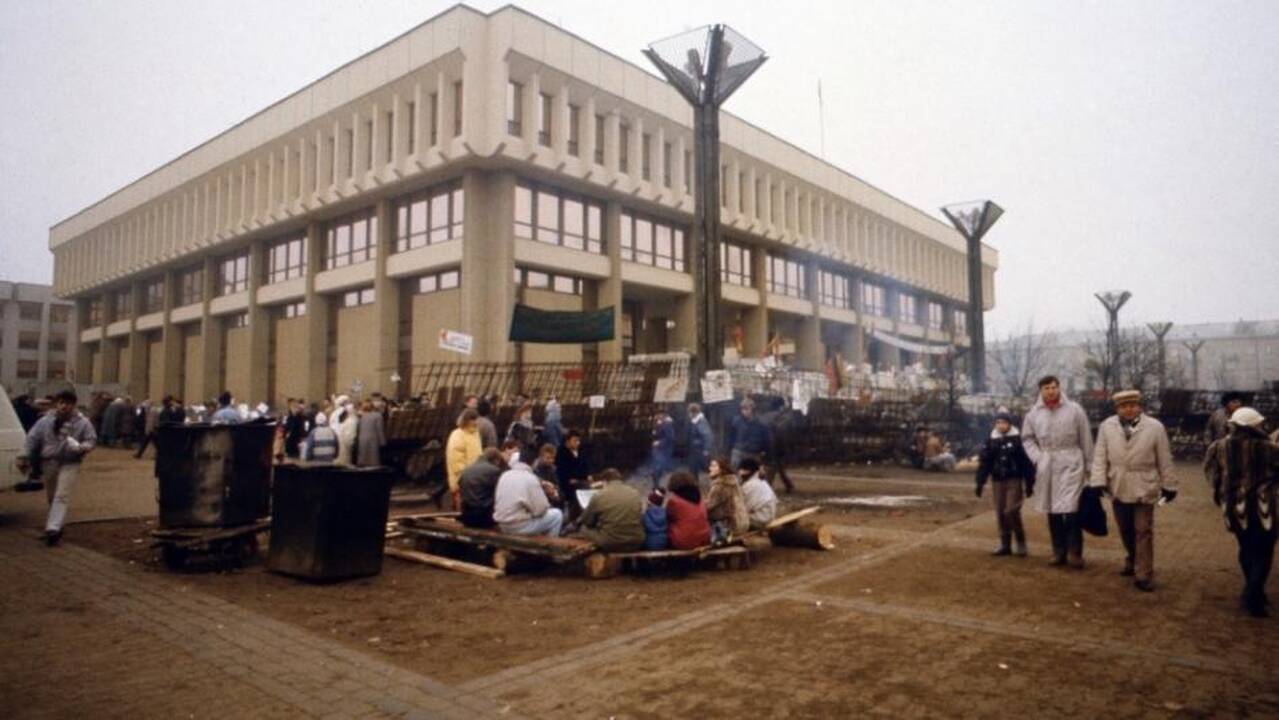 1991 metų sausio 8-oji – diena, kai iškilo pavojus parlamentui
