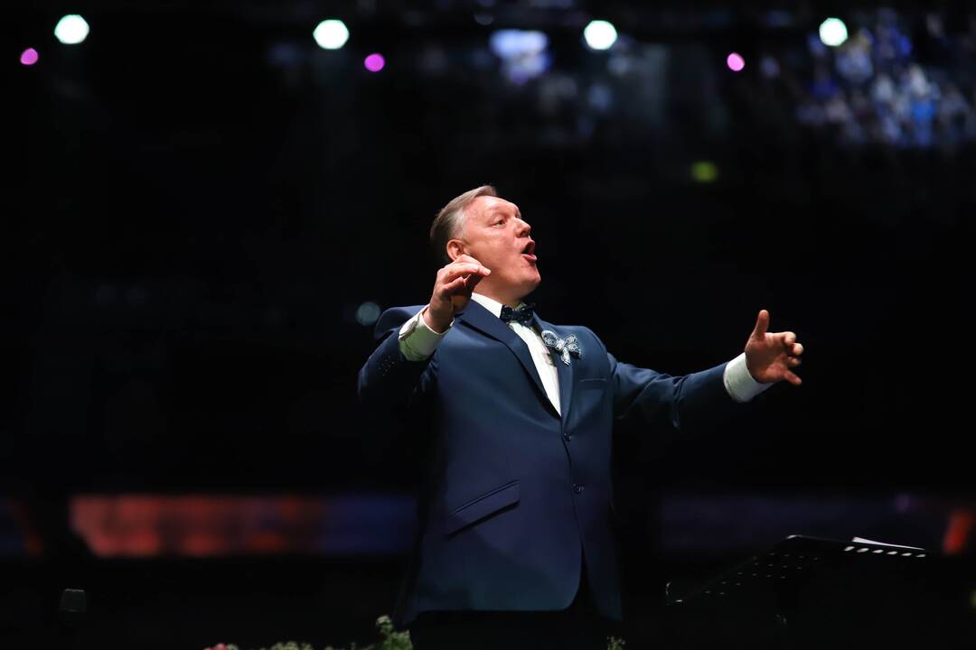 Kauno „Žalgirio“ arenoje – dainų ir šokių šventė