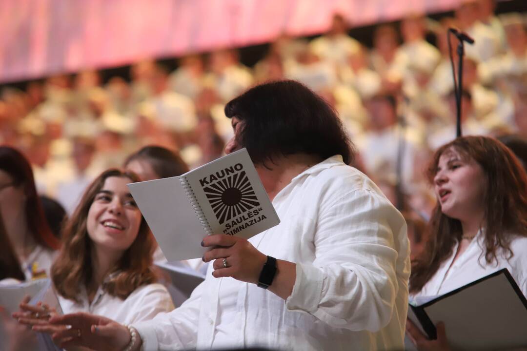 Kauno „Žalgirio“ arenoje – dainų ir šokių šventė