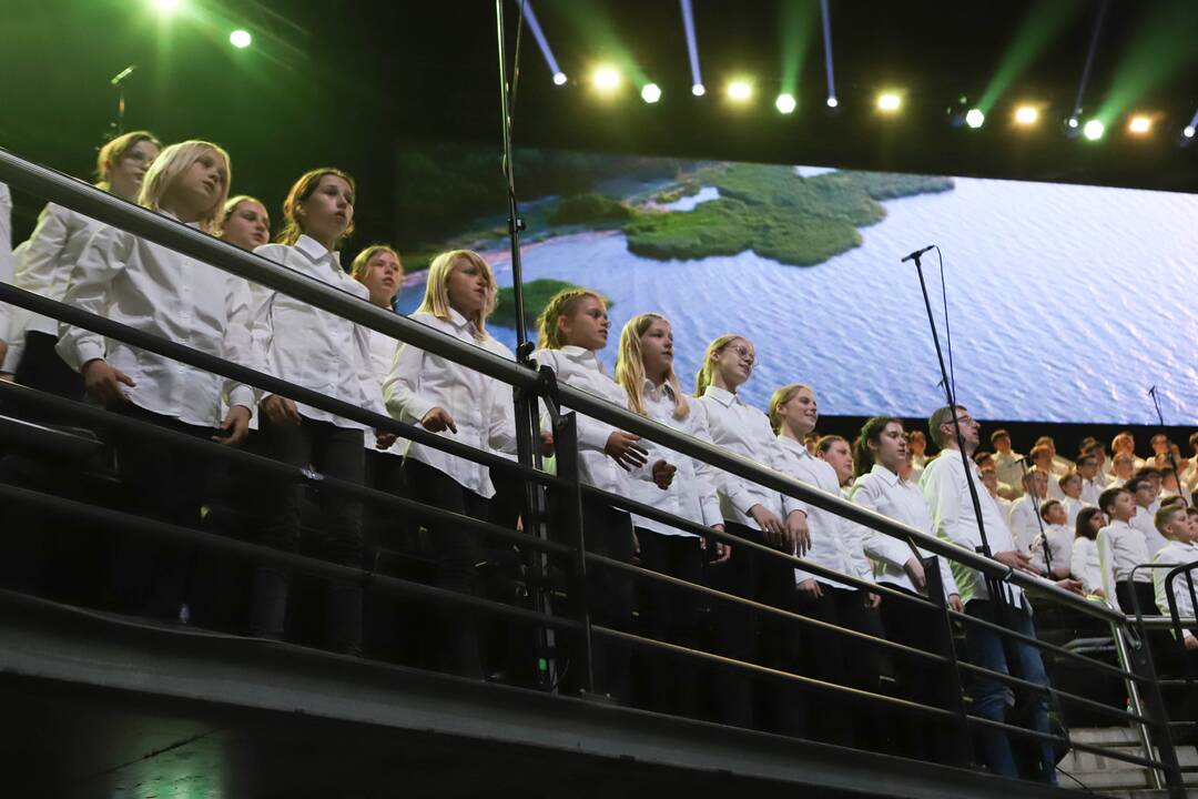 Kauno „Žalgirio“ arenoje – dainų ir šokių šventė