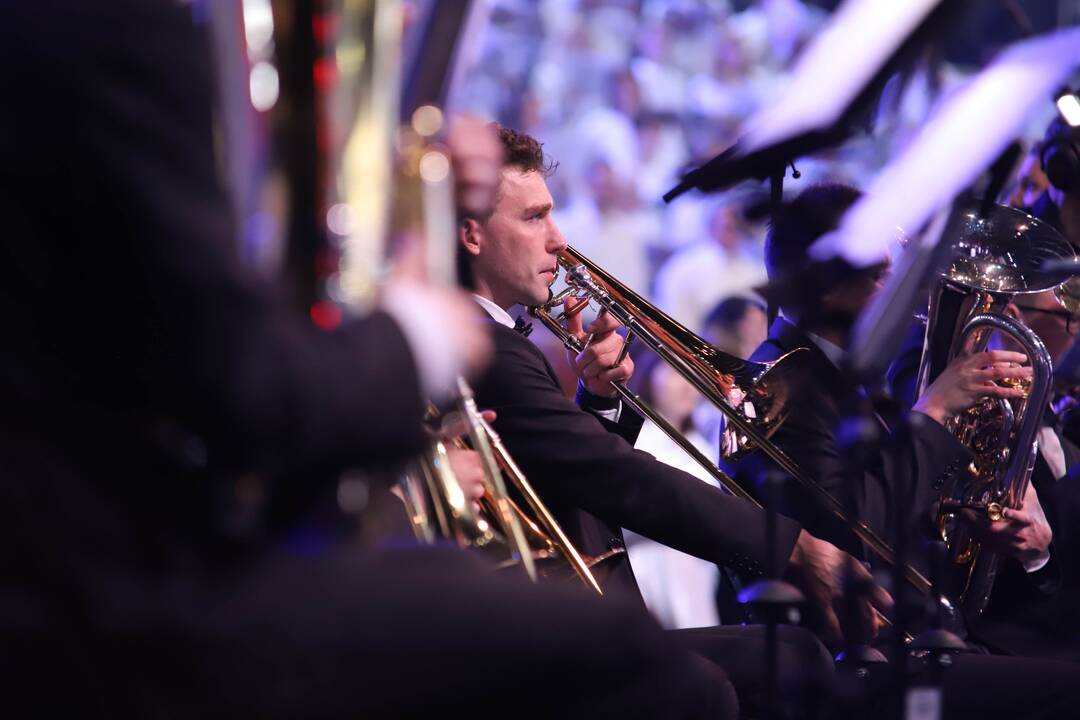 Kauno „Žalgirio“ arenoje – dainų ir šokių šventė
