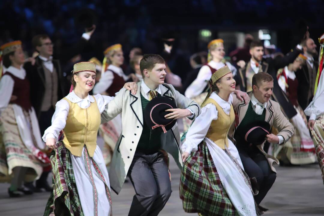 Kauno „Žalgirio“ arenoje – dainų ir šokių šventė