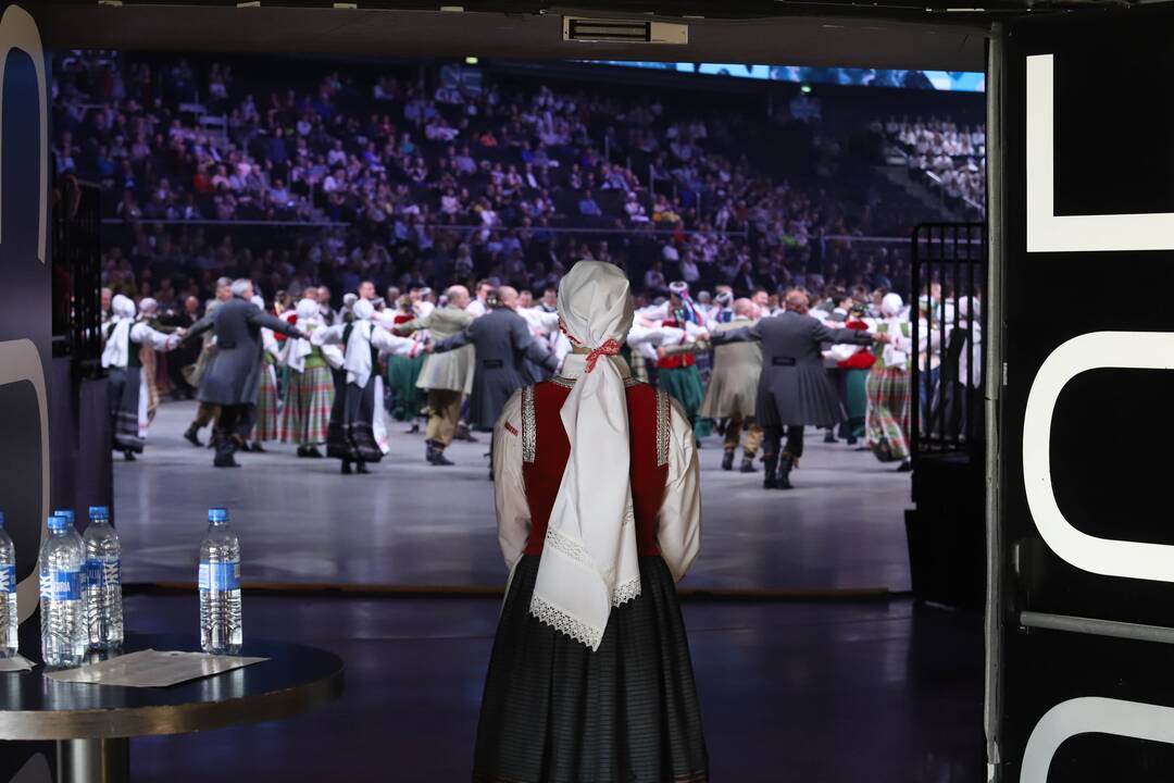 Kauno „Žalgirio“ arenoje – dainų ir šokių šventė