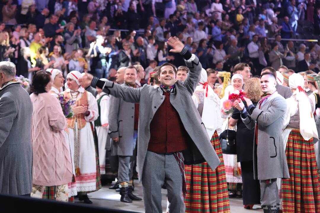 Kauno „Žalgirio“ arenoje – dainų ir šokių šventė