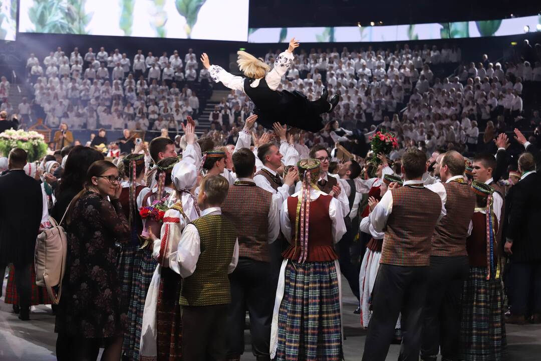 Kauno „Žalgirio“ arenoje – dainų ir šokių šventė