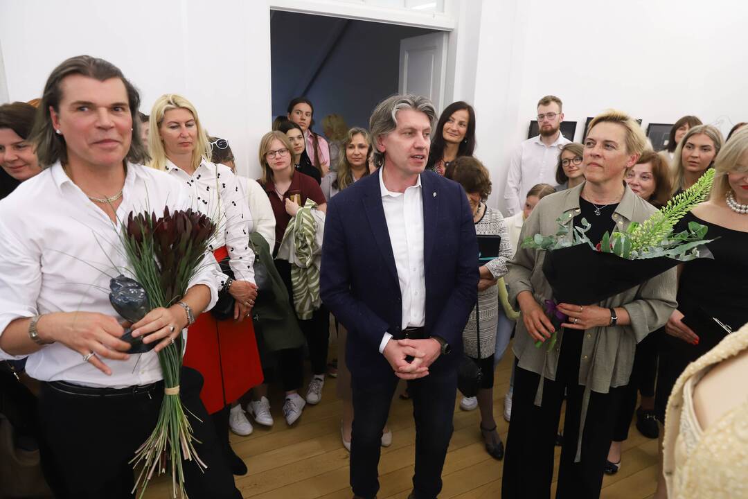 J. Statkevičius sugrįžo į Pelėdų kalną su aukštosios mados ir teatro kostiumų paroda