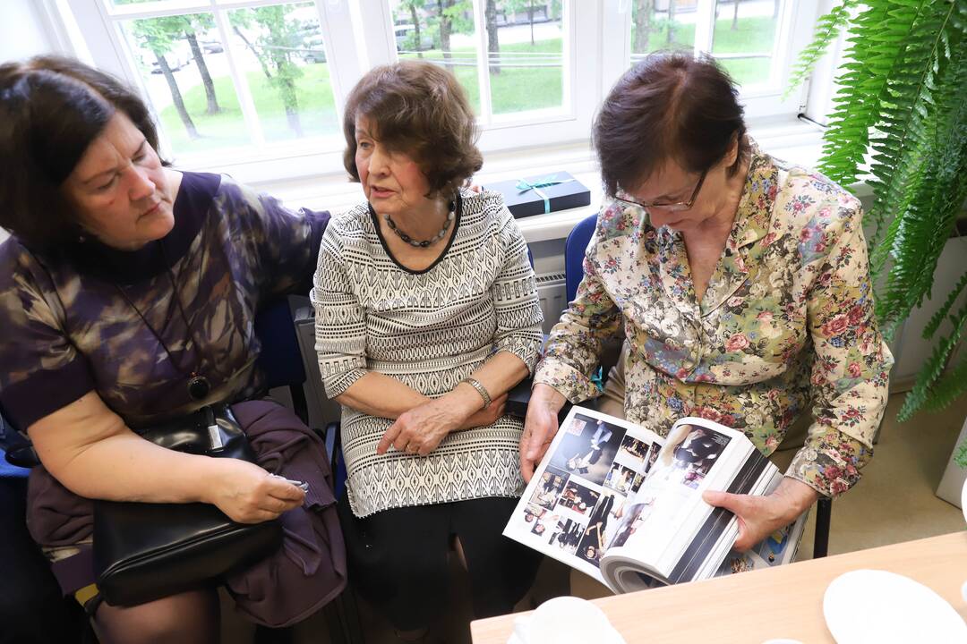 J. Statkevičius sugrįžo į Pelėdų kalną su aukštosios mados ir teatro kostiumų paroda