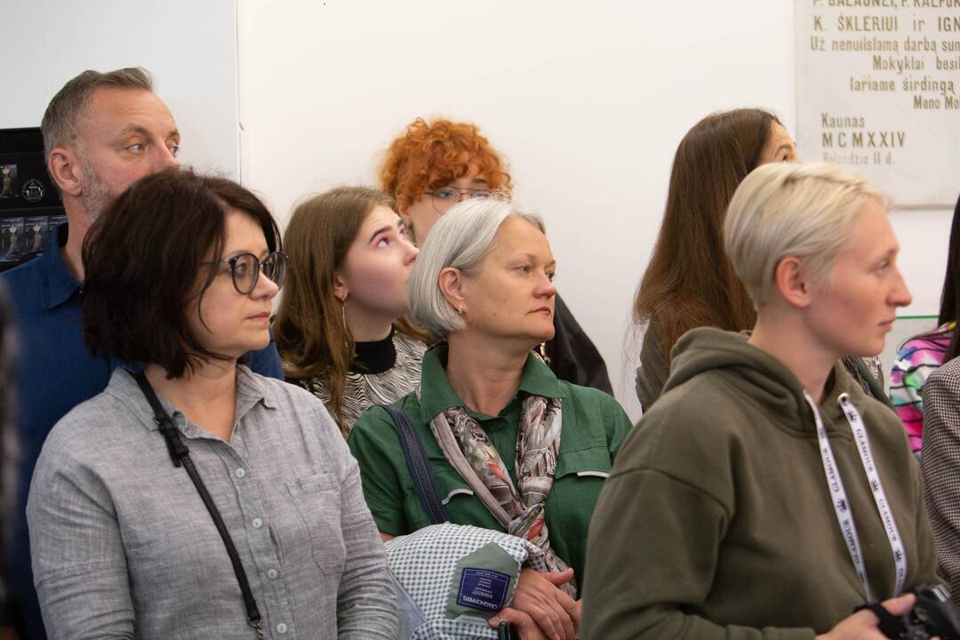 J. Statkevičius sugrįžo į Pelėdų kalną su aukštosios mados ir teatro kostiumų paroda