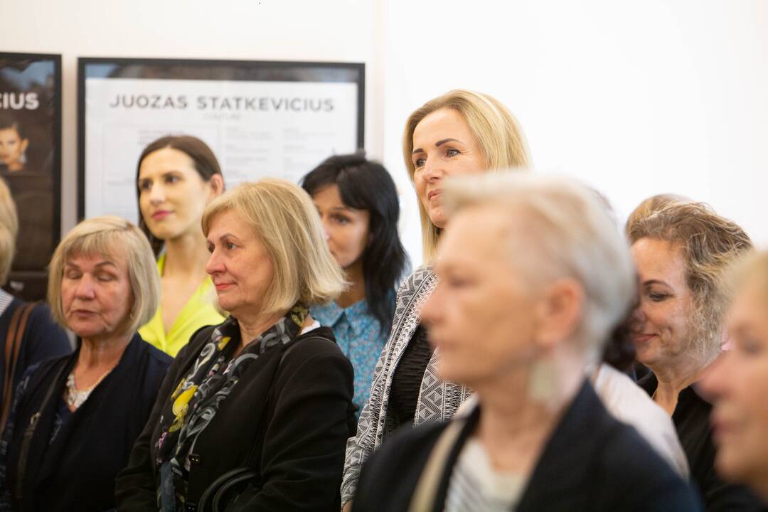 J. Statkevičius sugrįžo į Pelėdų kalną su aukštosios mados ir teatro kostiumų paroda