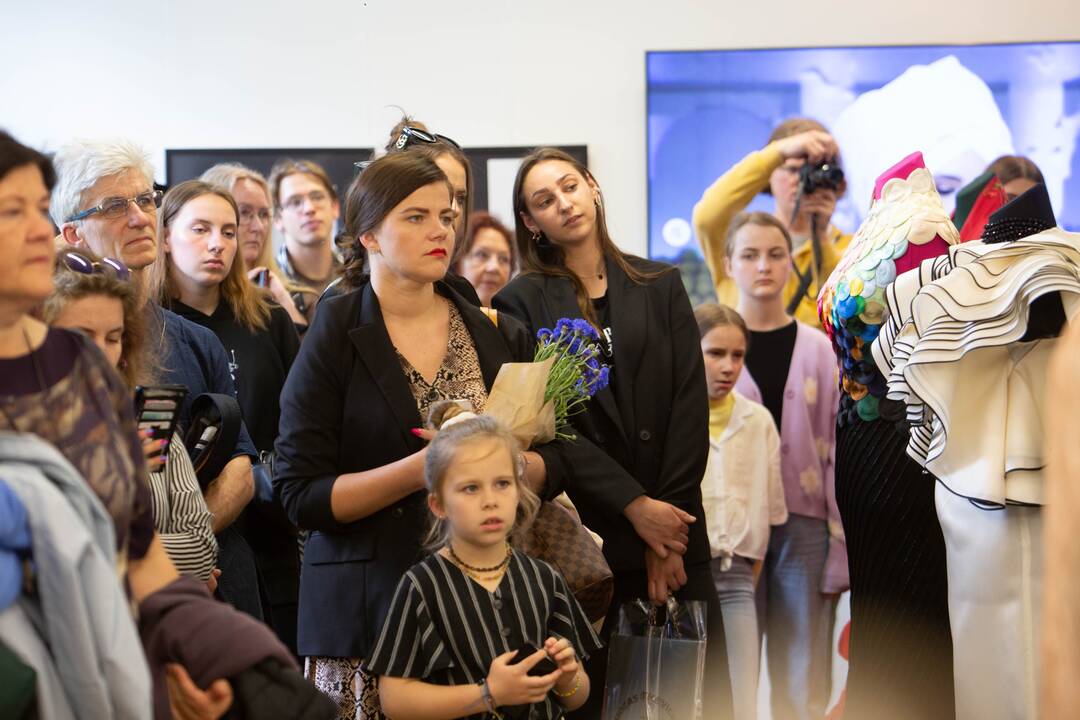 J. Statkevičius sugrįžo į Pelėdų kalną su aukštosios mados ir teatro kostiumų paroda