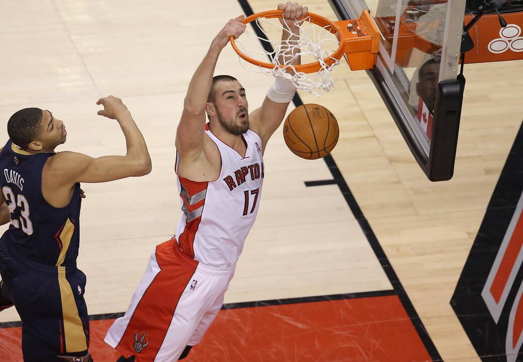 J.Valančiūnas dvigubu dubliu prisidėjo prie dešimtosios "Raptors" pergalės NBA lygoje