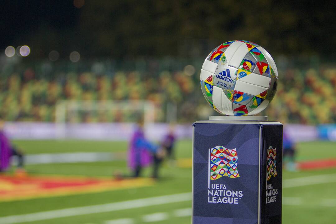 Europos futbolas laisvinasi iš viruso pančių
