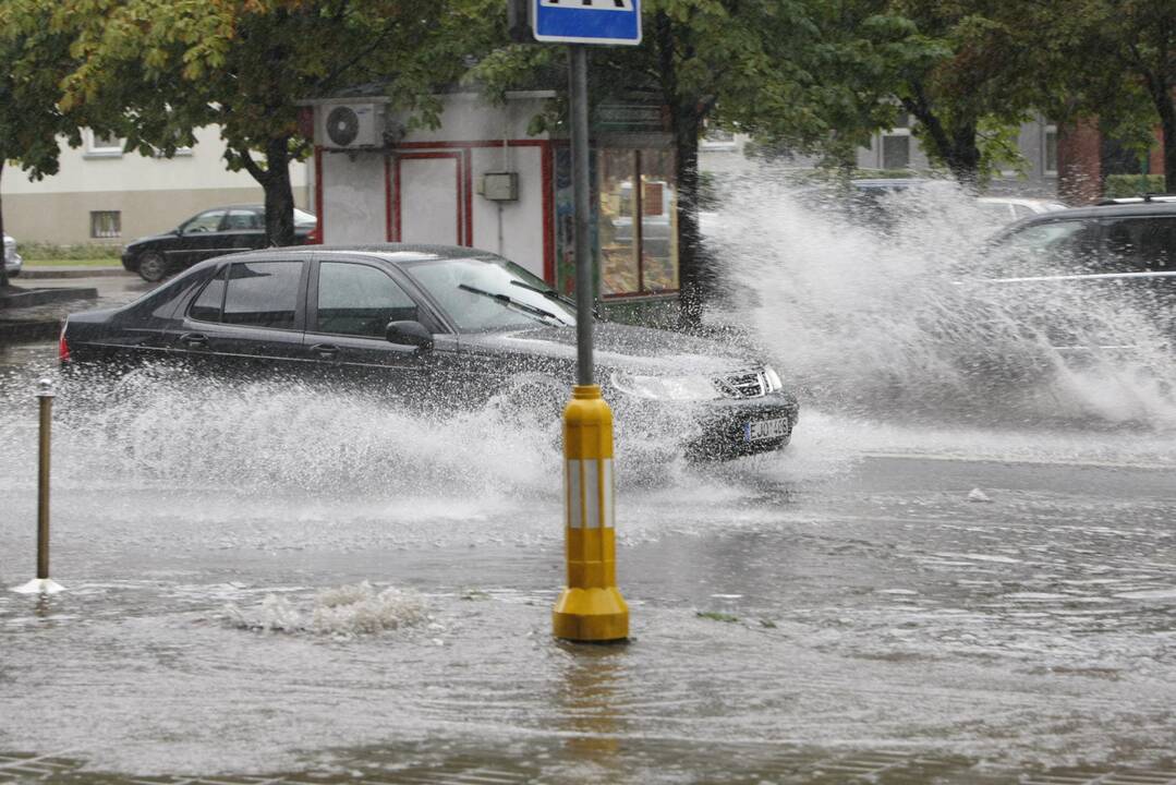 Atsargiai: paslysti galima ir vasarą