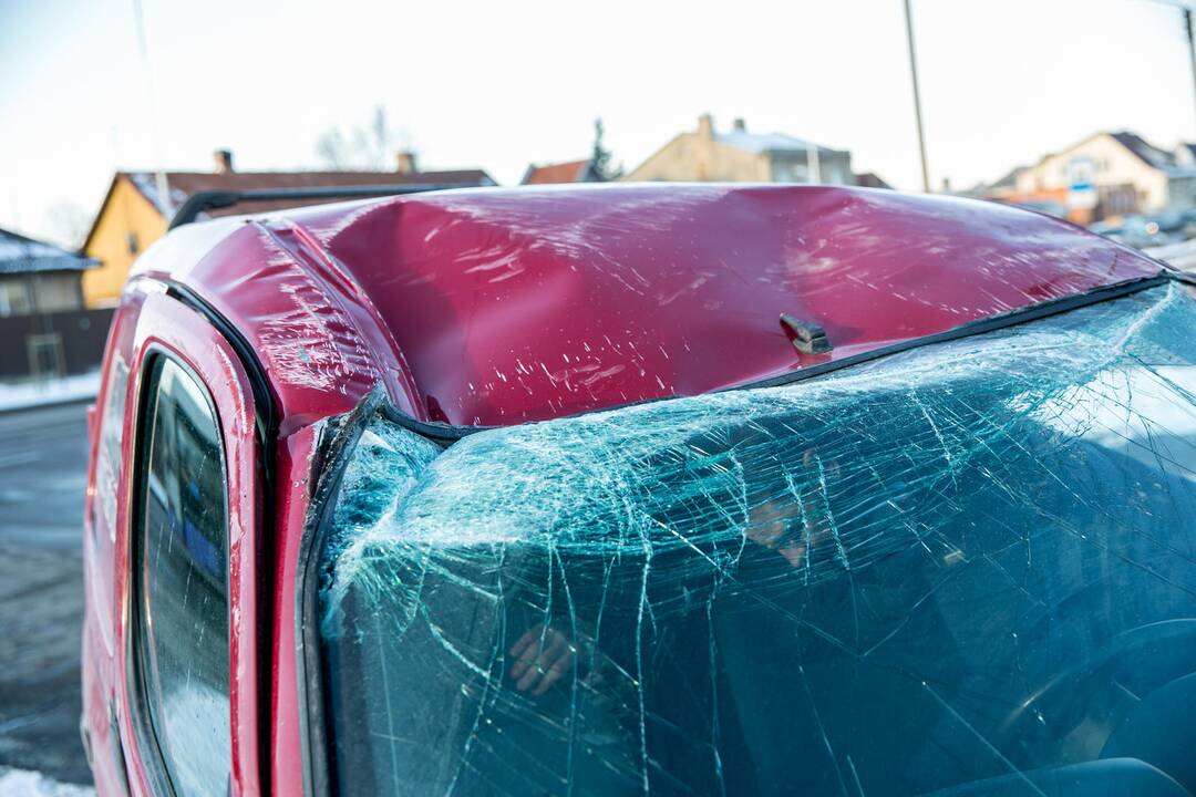 Dviejų automobilių avarija Veiverių gatvėje