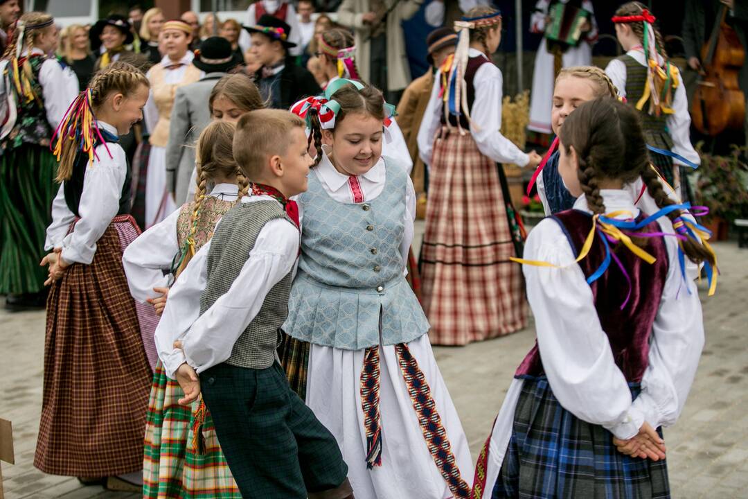 Atidaryta rekonstruota Domeikavos gimnazija