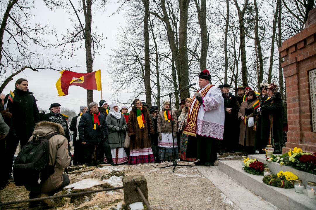 Aleksoto kapinėse iškilmingai atidengta „Pieta“