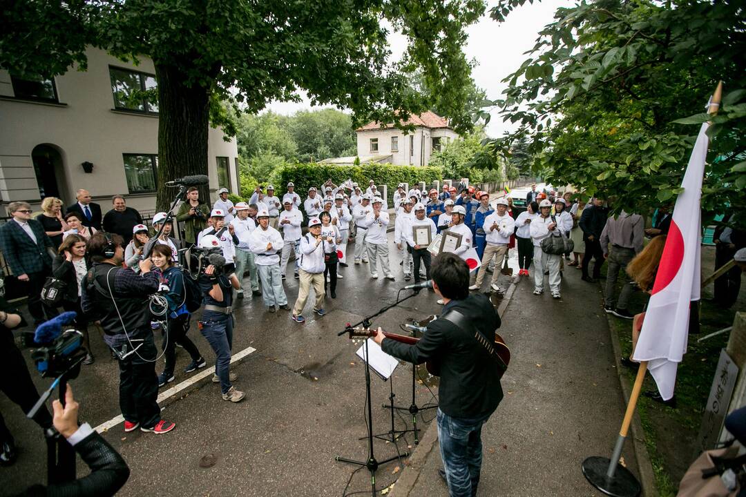 Ch. Sugiharos namų perdažymo akimirkos