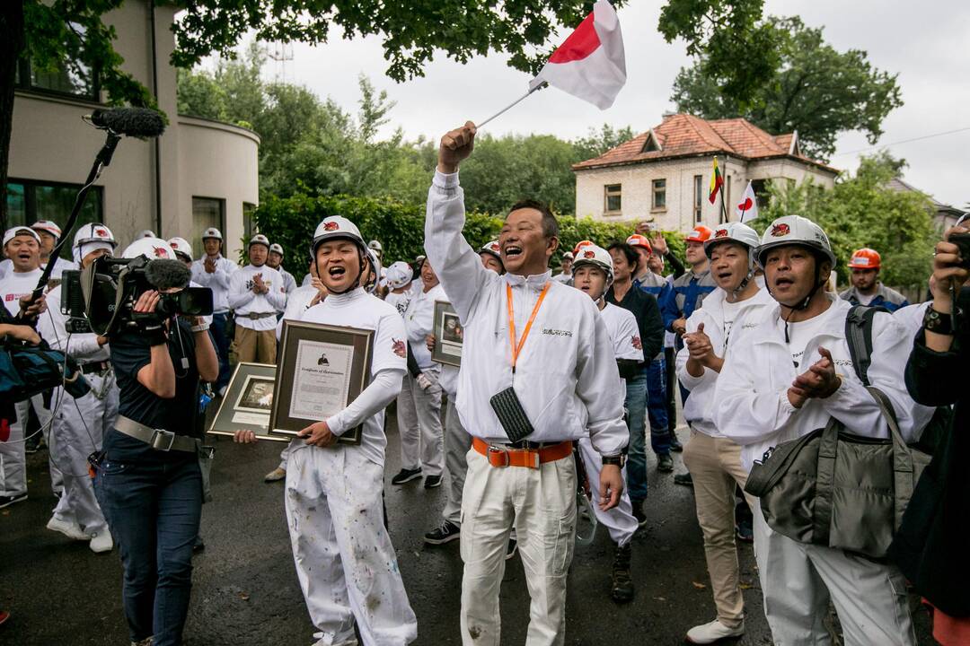 Ch. Sugiharos namų perdažymo akimirkos