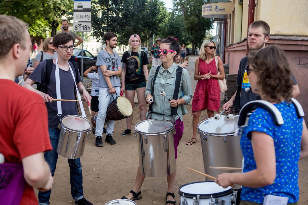 Protestas Miško gatvėje dėl kertamų medžių 