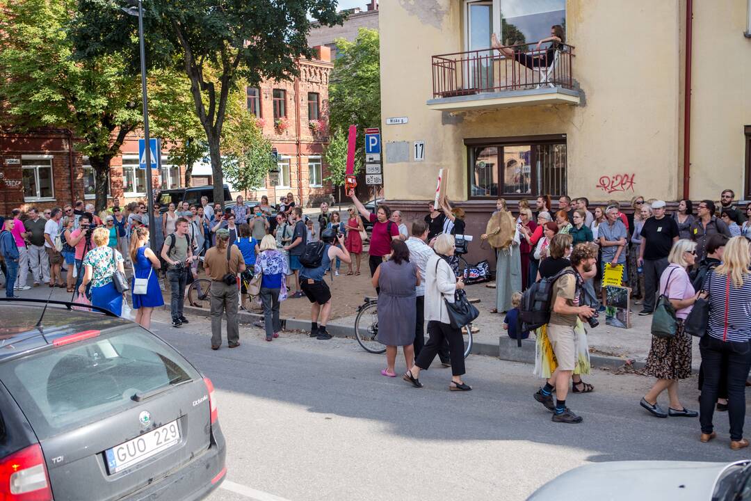 Protestas Miško gatvėje dėl kertamų medžių 