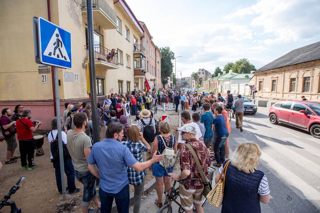 Protestas Miško gatvėje dėl kertamų medžių 