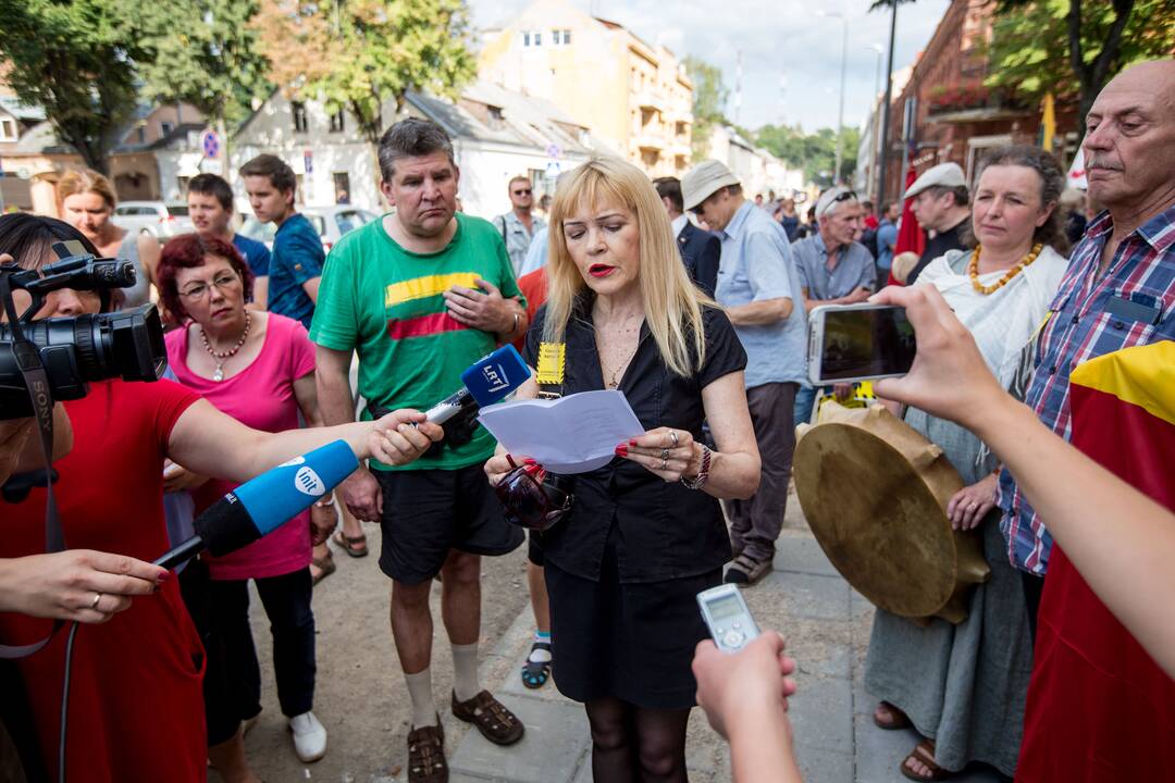 Protestas Miško gatvėje dėl kertamų medžių 