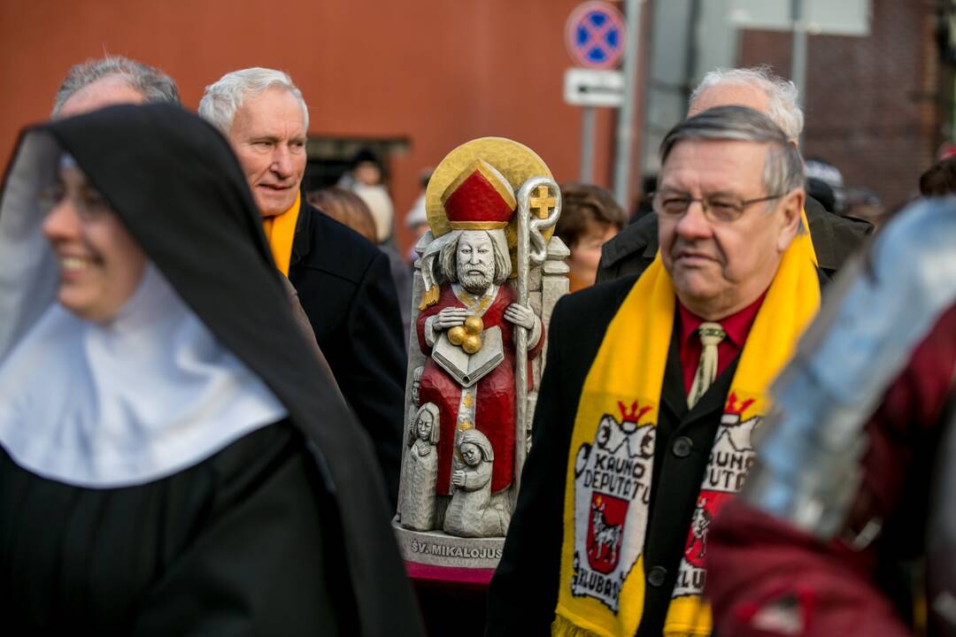 Šv. Mikalojaus eisena į Kauno Rotušę