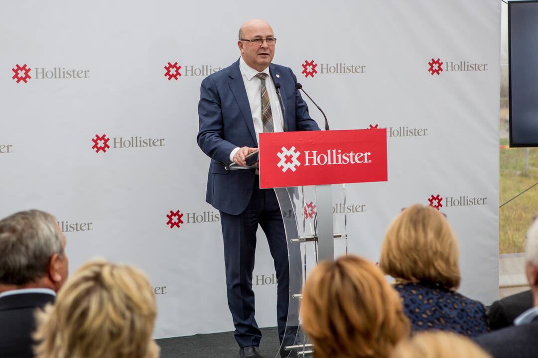 „Hollister“ gamyklos statybų pradžia