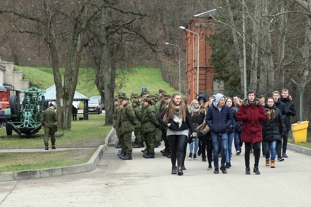Atvirų durų diena J. Vitkaus batalione