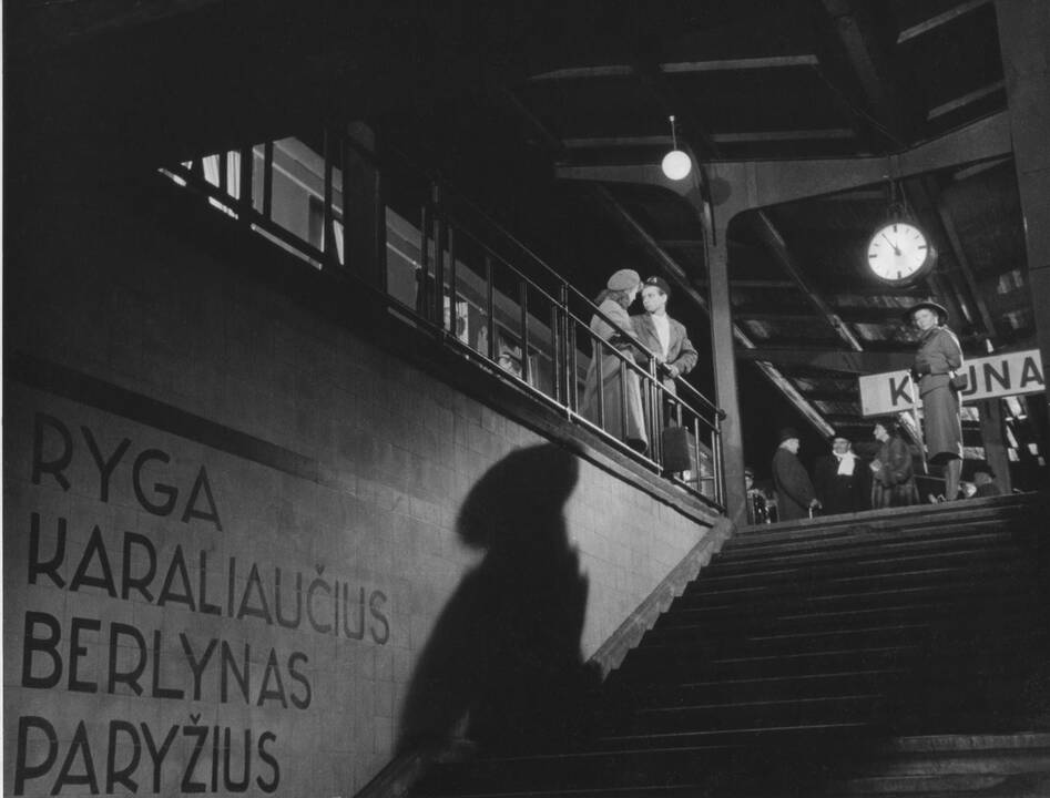 Kadras iš filmo "Mano mažytė žmona"