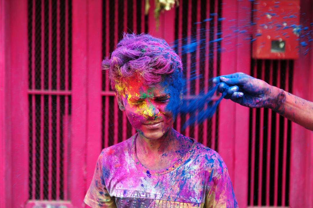 Spalvingoji Holi šventė Indijoje