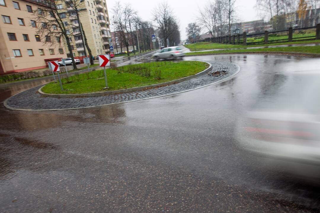 Radvilėnų pl. žiedui vėl reikia remonto