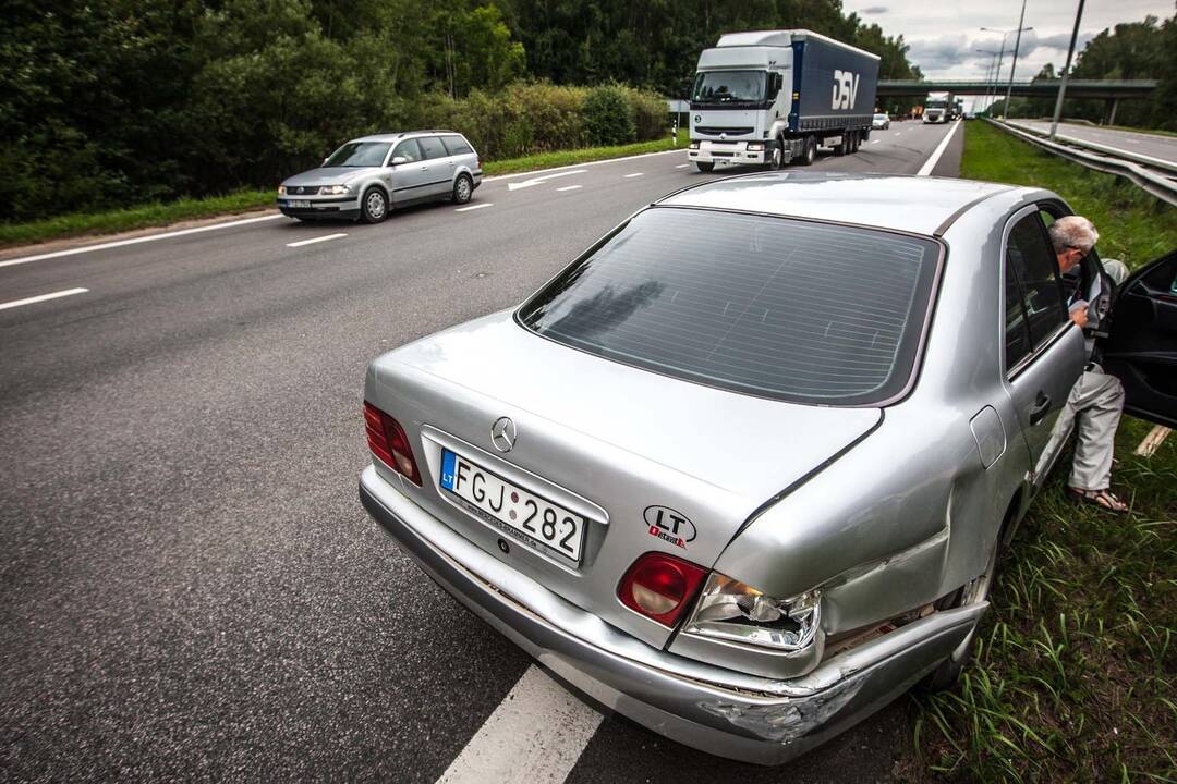 Avarija autostradoje Vilnius-Kaunas