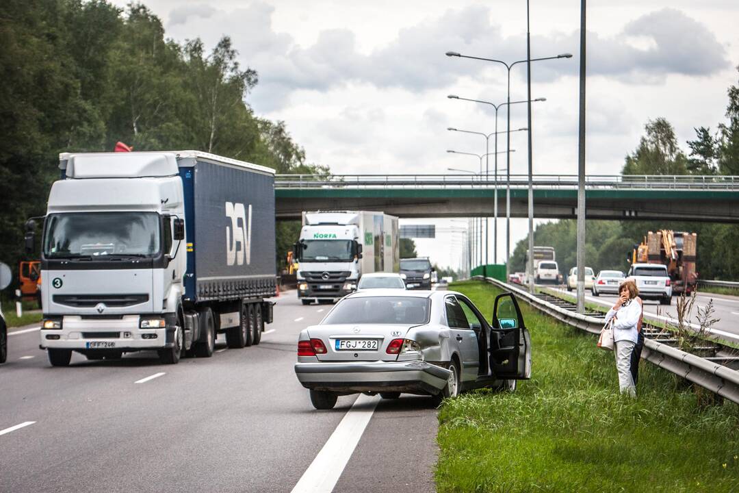 Avarija autostradoje Vilnius-Kaunas