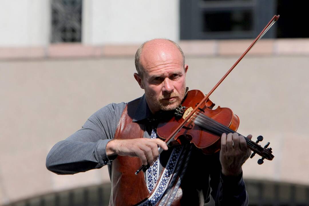 Kaune paminėta Juodojo kaspino diena ir 26-osios Baltijos kelio metinės.