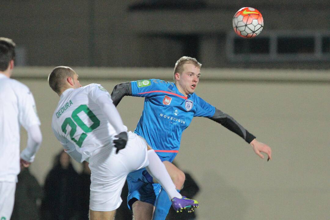 Lietuvos futbolo A lyga: „Kauno Žalgiris“– Kauno „Stumbras“ 1:2.