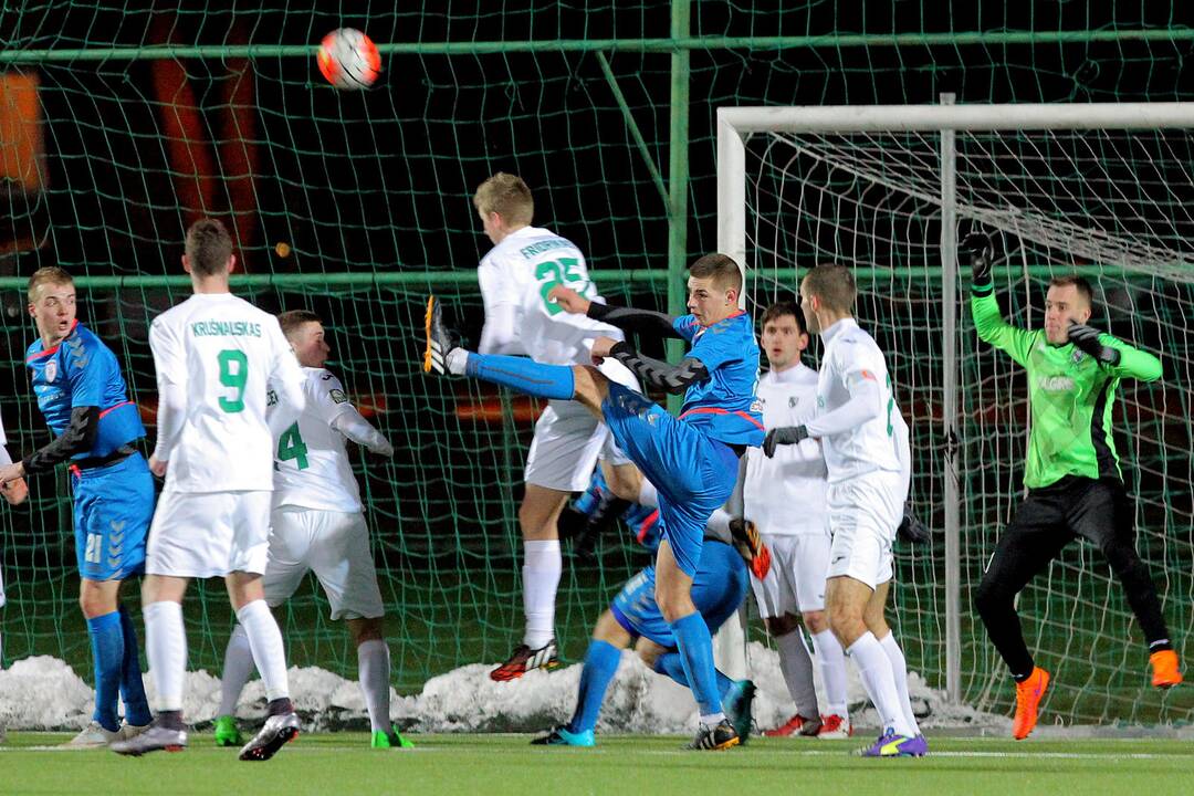 Lietuvos futbolo A lyga: „Kauno Žalgiris“– Kauno „Stumbras“ 1:2.