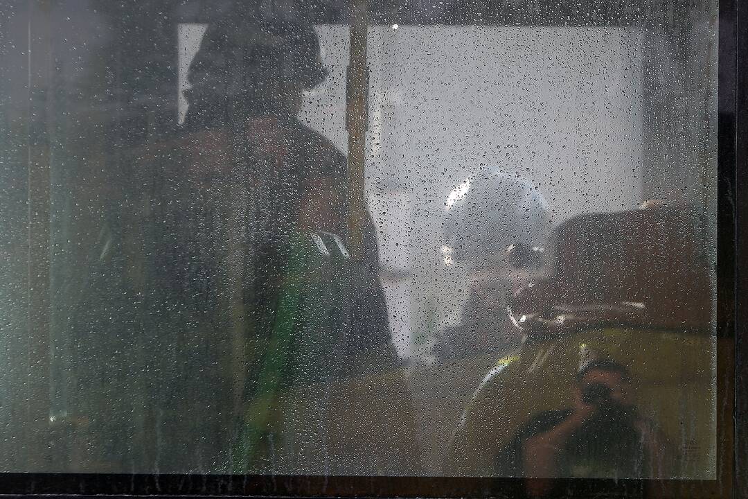 Skuodo gatvėje degė autobusas