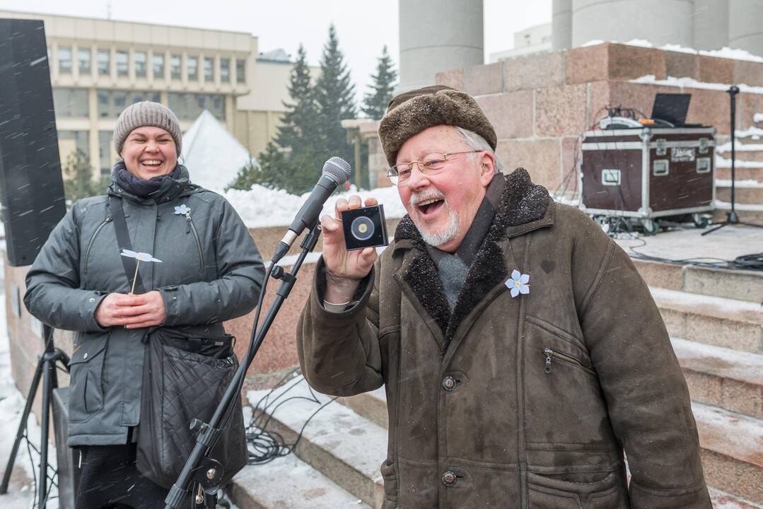 Simbolinė neužmirštuolių pieva Laisvės gynėjams